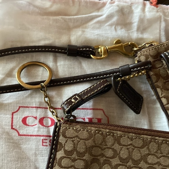 Coach Brown Signature Wristlet With Card Holder/coin Purse Also Come With Dust - Picture 9 of 9